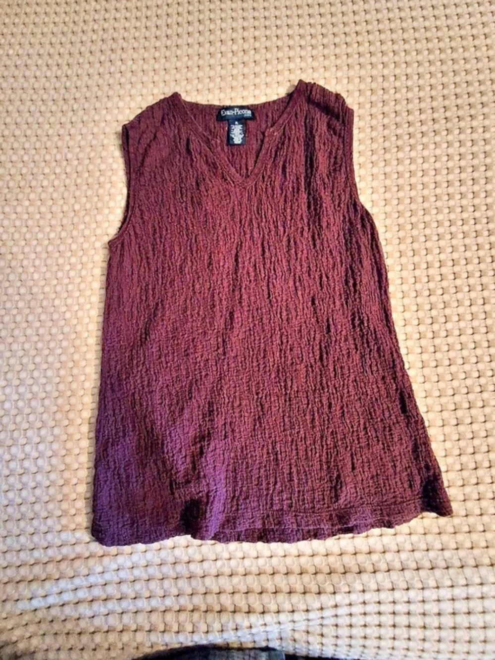 Eileen Fisher Textured V-Neck Tank in Purple Size Petite Large.